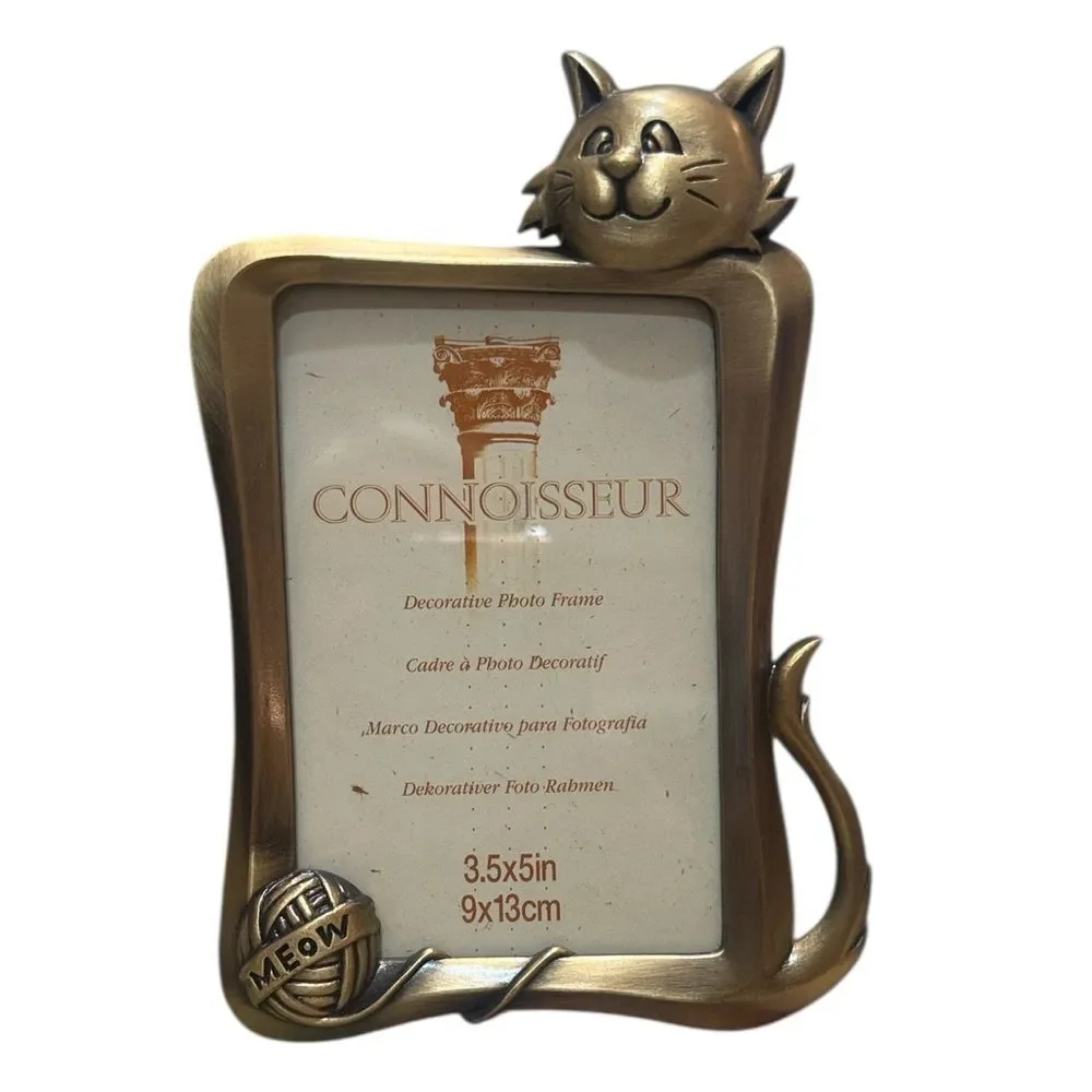 Vintage Connoisseur Cat Frame Gold Kitty Ball of Yarn Meow
